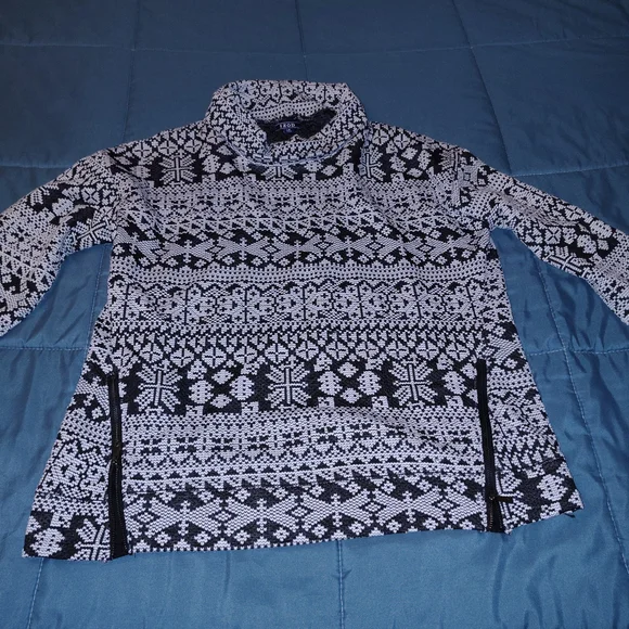 Izod Black and White Patterned Sweater - Picture 5 of 5